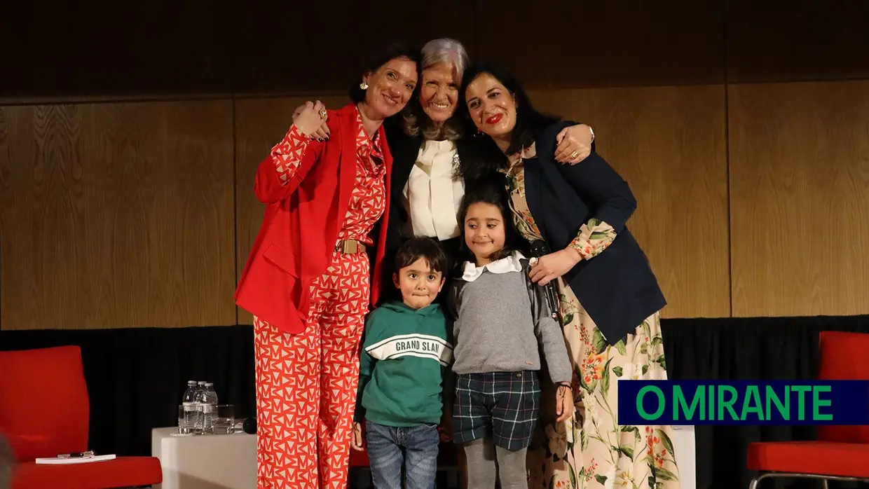 Apresentação do livro “Mulheres Incomuns” dedicada a Conceição Zagalo