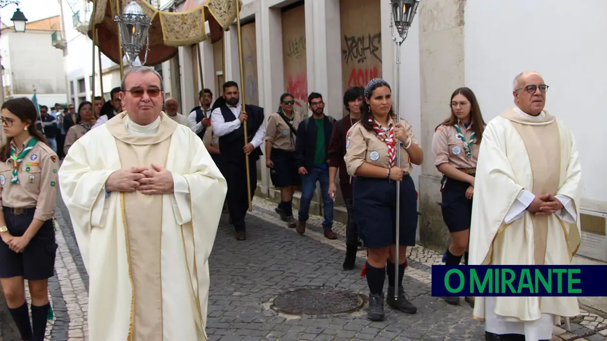 Procissão em honra de São José em Santarém mobilizou centenas de participantes