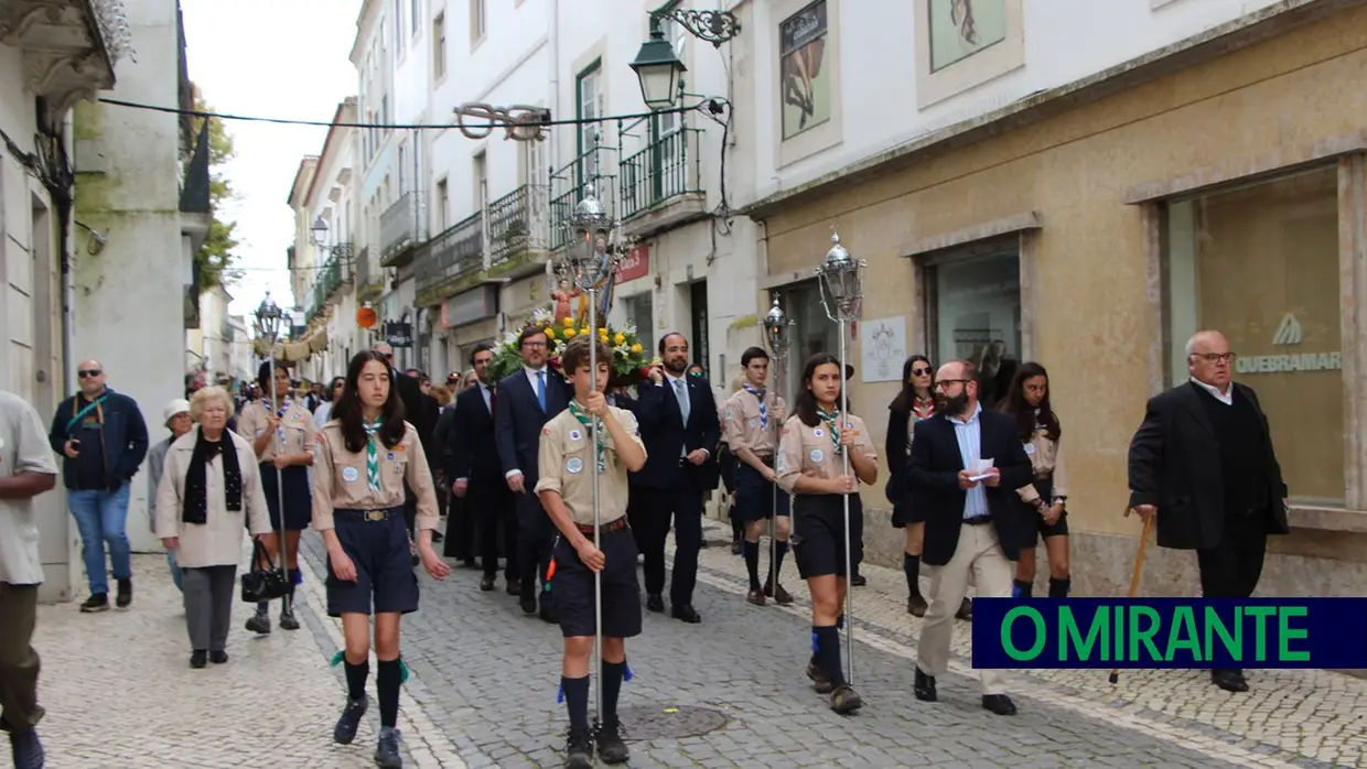 Procissão em honra de São José em Santarém mobilizou centenas de participantes