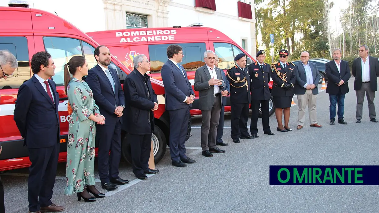 Município oferece ambulâncias a corporações de bombeiros do concelho de Santarém