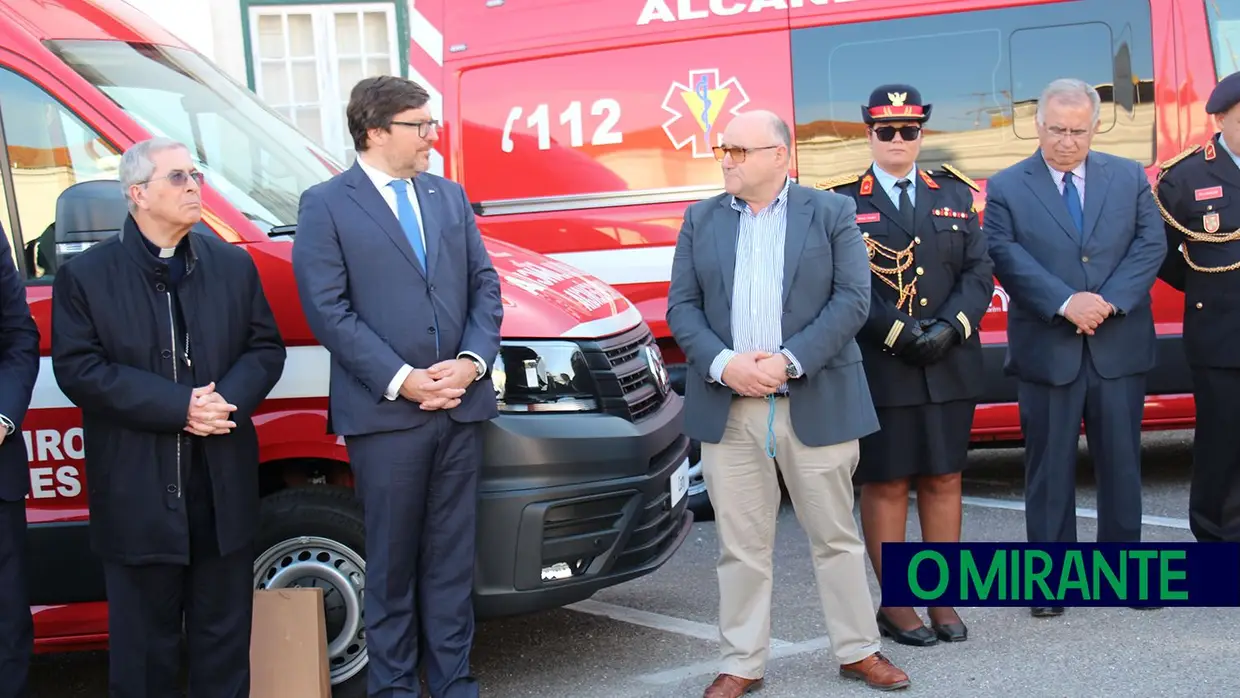 Município oferece ambulâncias a corporações de bombeiros do concelho de Santarém