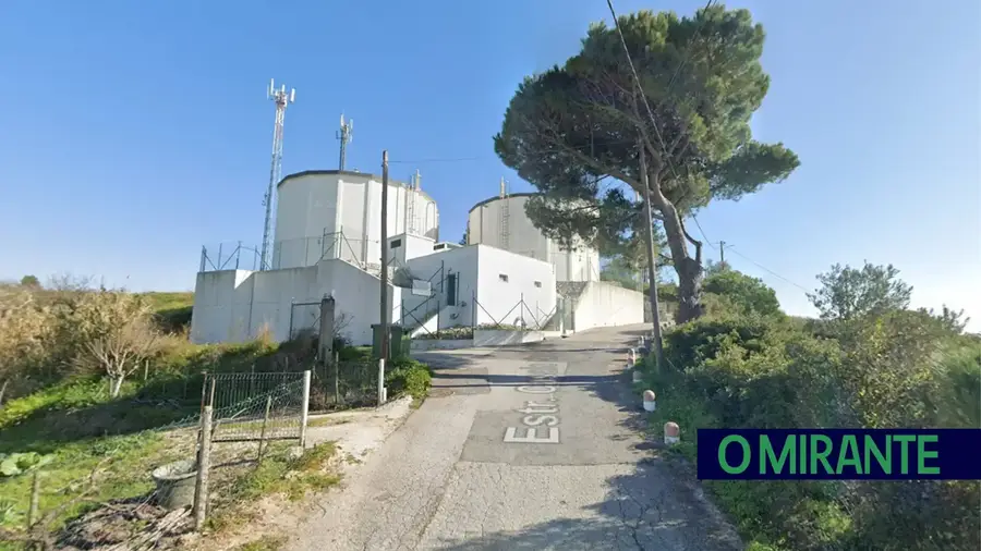 Empreitada para proteger de derrocada em Casais do Farol concluída em Julho Empreitada para proteger de derrocada em Casais do Farol concluída em Julho