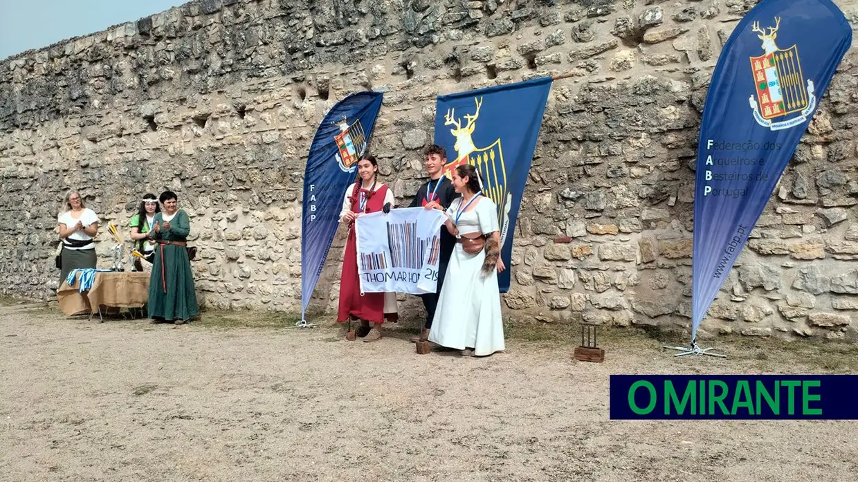 Arqueiros e besteiros da Thomar Honoris com pontaria afinada em Ourém