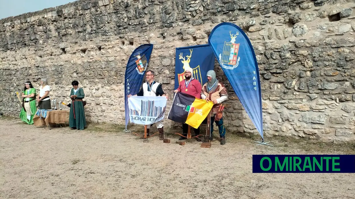 Arqueiros e besteiros da Thomar Honoris com pontaria afinada em Ourém