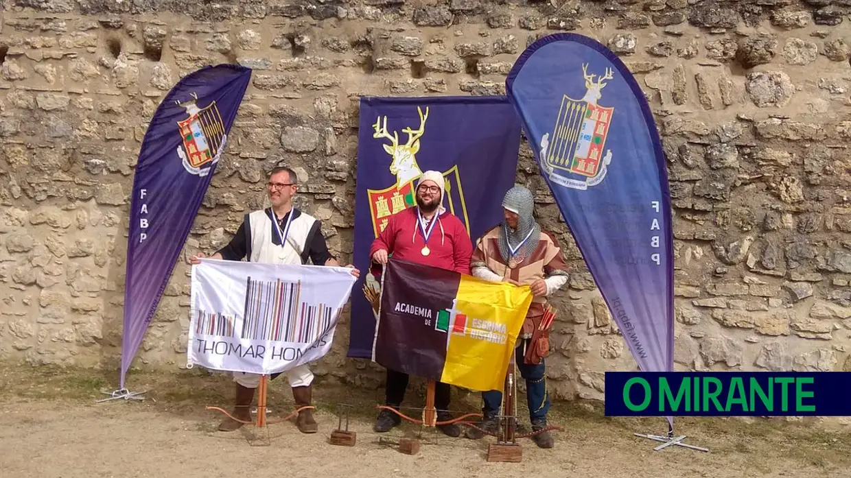 Arqueiros e besteiros da Thomar Honoris com pontaria afinada em Ourém