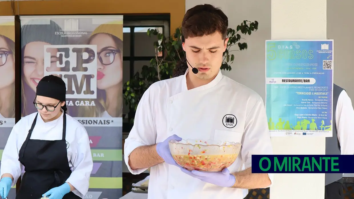 Na cozinha dos chefs Noélia e Luís durante o Mês da Enguia em Salvaterra de Magos