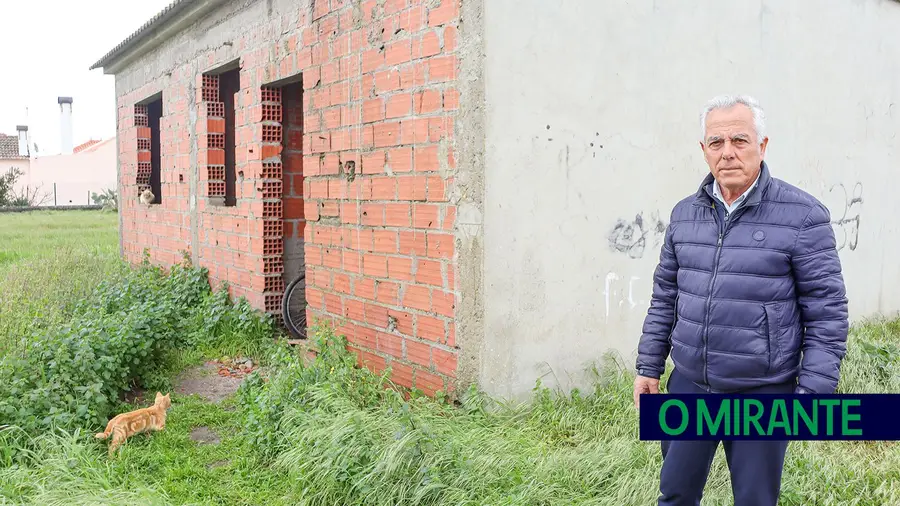 Sem abrigo abandona casa que tinha ocupado ilegalmente Sem abrigo abandona casa que tinha ocupado ilegalmente