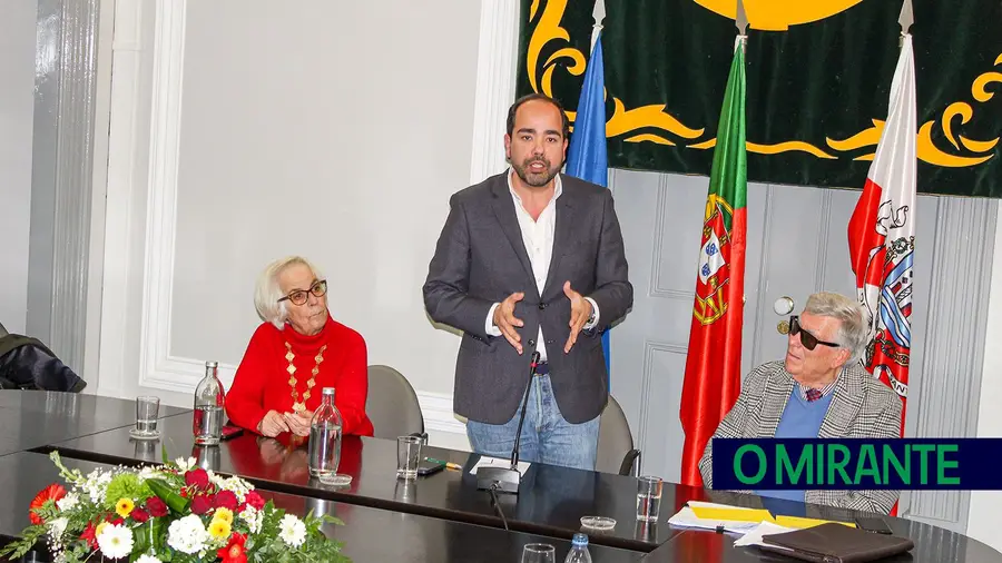 Centro de Investigação Veríssimo Serrão e Academia Portuguesa da História formalizam parceria Centro de Investigação Veríssimo Serrão e Academia Portuguesa da História formalizam parceria