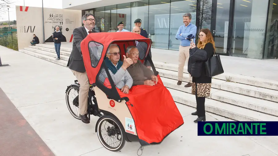 Chegaram a Vila Franca de Xira bicicletas para passear idosos pela cidade