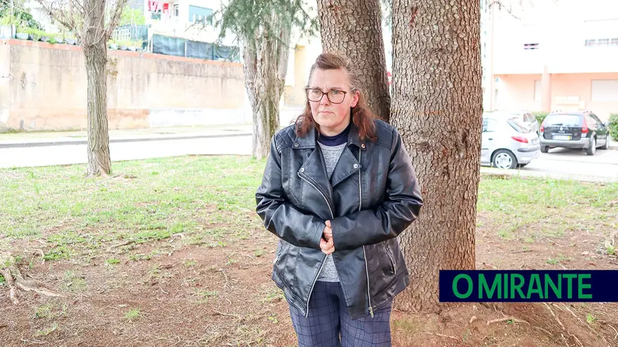 Ana Santos é cuidadora informal dos pais sem receber qualquer apoio Ana Santos é cuidadora informal dos pais sem receber qualquer apoio