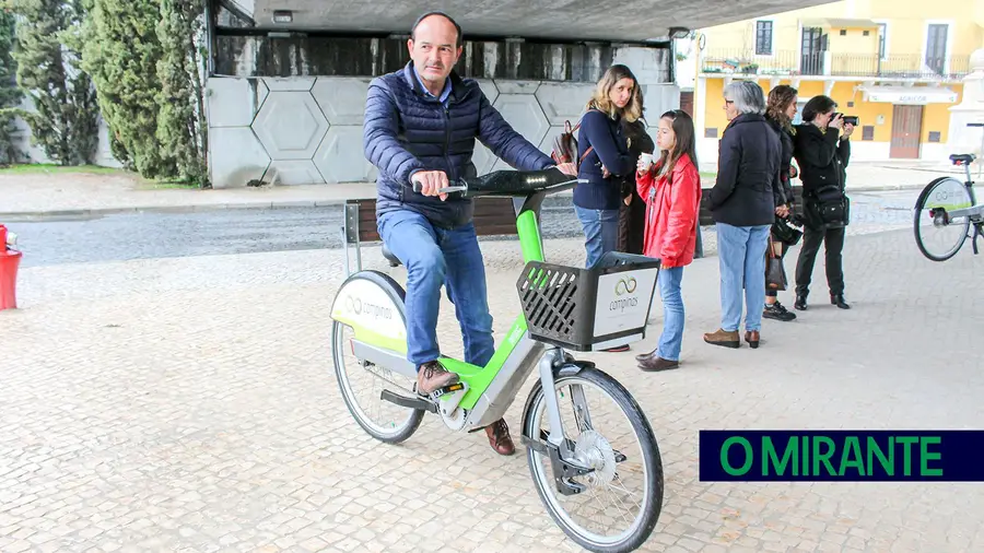 Autarca de Coruche descontente com demora de empresa a recolocar bicicletas Campinas Autarca de Coruche descontente com demora de empresa a recolocar bicicletas Campinas