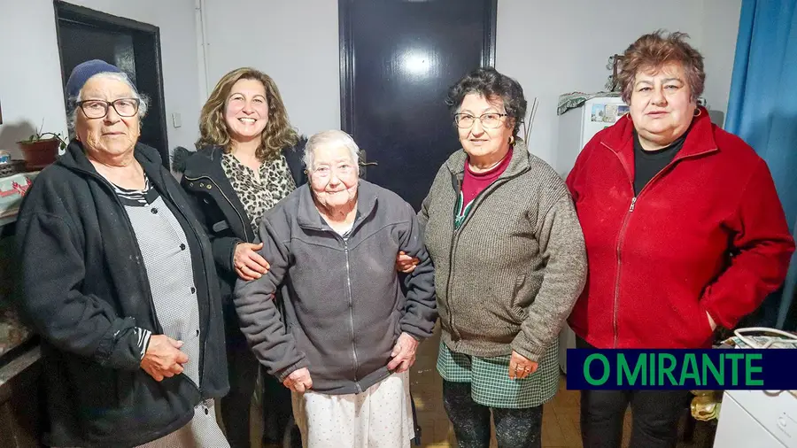 Deolinda Maria de Foros de Salvaterra fez 105 anos no Dia do Pai Deolinda Maria de Foros de Salvaterra fez 105 anos no Dia do Pai