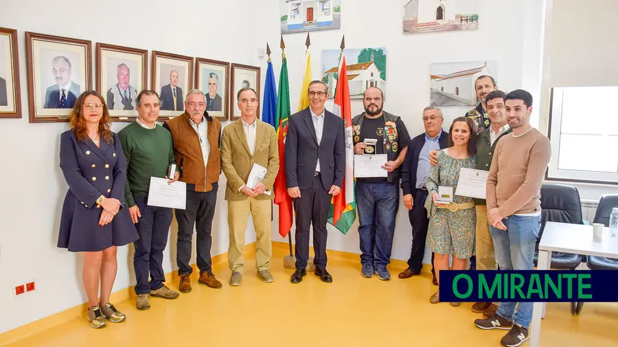 A Junta de Freguesia de Ferreira do Zêzere A Junta de Freguesia de Ferreira do Zêzere