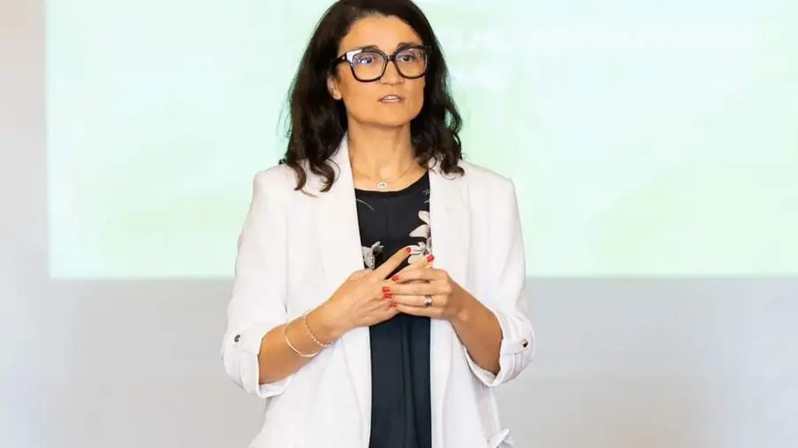 Vânia Neto eurodeputada durante dois meses substituindo ministra Vânia Neto eurodeputada durante dois meses substituindo ministra