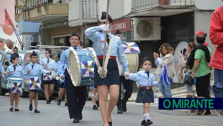 Nove fanfarras desfilaram pelas ruas da Castanheira do Ribatejo