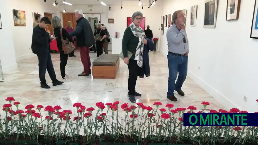 Alhandra inaugura exposição sobre a liberdade de Abril