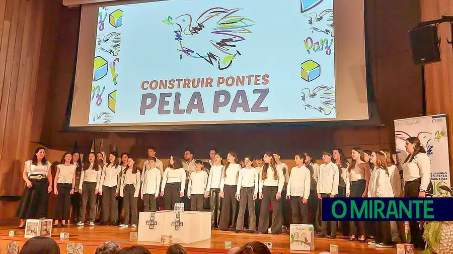 Torres Novas recebeu conferência do movimento “Juntos pela Paz” Torres Novas recebeu conferência do movimento “Juntos pela Paz”