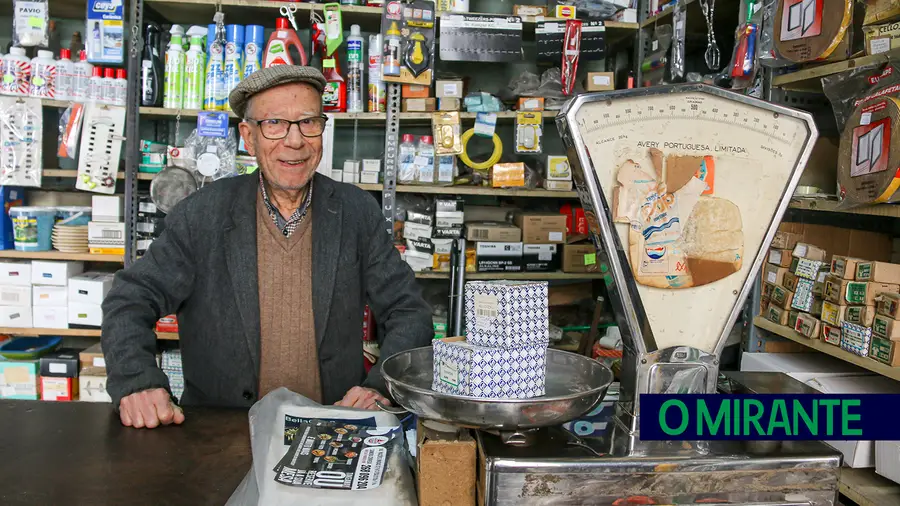 Claudino Serrano é, aos 87 anos, um dos comerciantes mais antigos de Samora Correia
