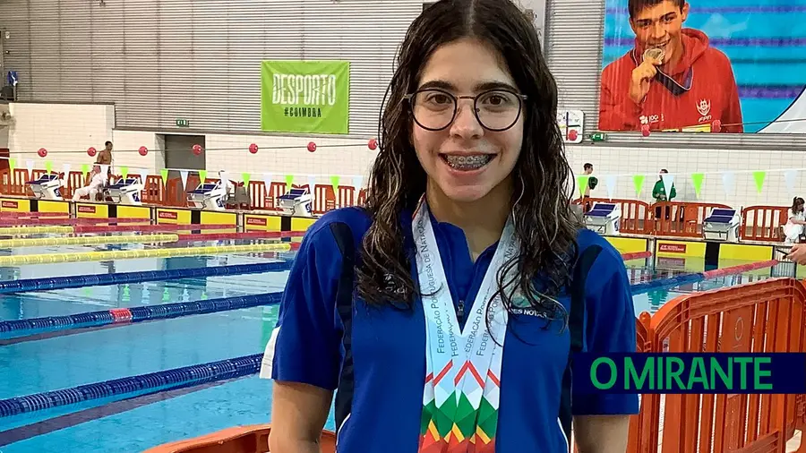 Rafaela Mendes campeã nacional júnior nos 50 metros de costas