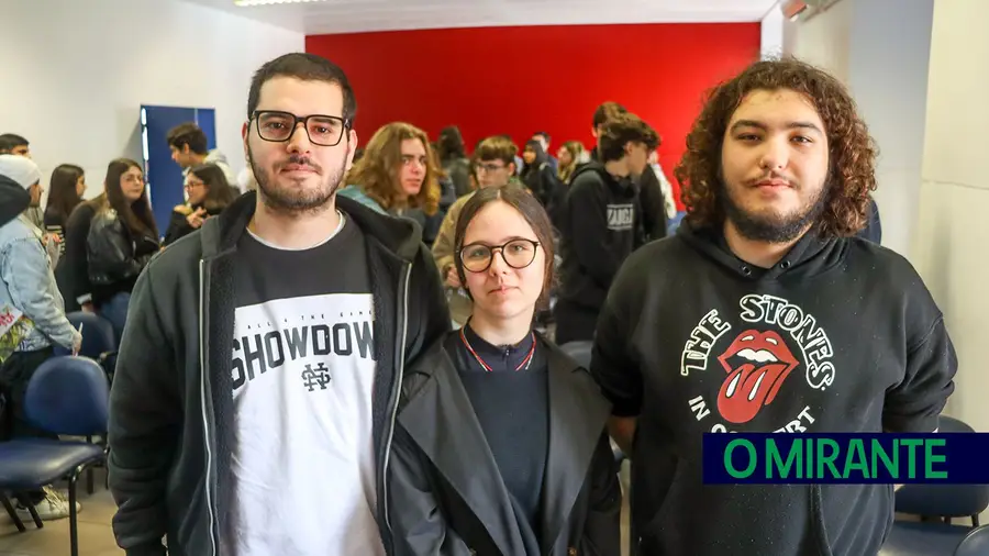 Para a maioria dos jovens o 25 de Abril é só mais um feriado Para a maioria dos jovens o 25 de Abril é só mais um feriado