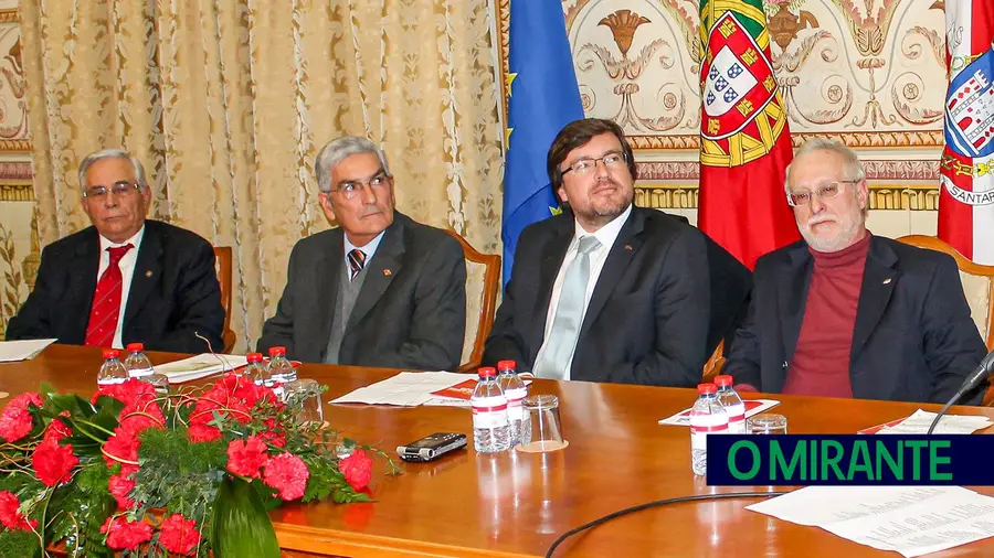 Santarém homenageia militares de Abril e primeiros autarcas do pós-revolução Santarém homenageia militares de Abril e primeiros autarcas do pós-revolução