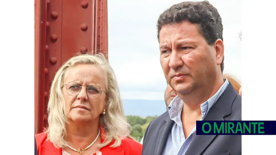 João Moura vai para secretário de Estado e Inês Barroso regressa ao Parlamento João Moura vai para secretário de Estado e Inês Barroso regressa ao Parlamento