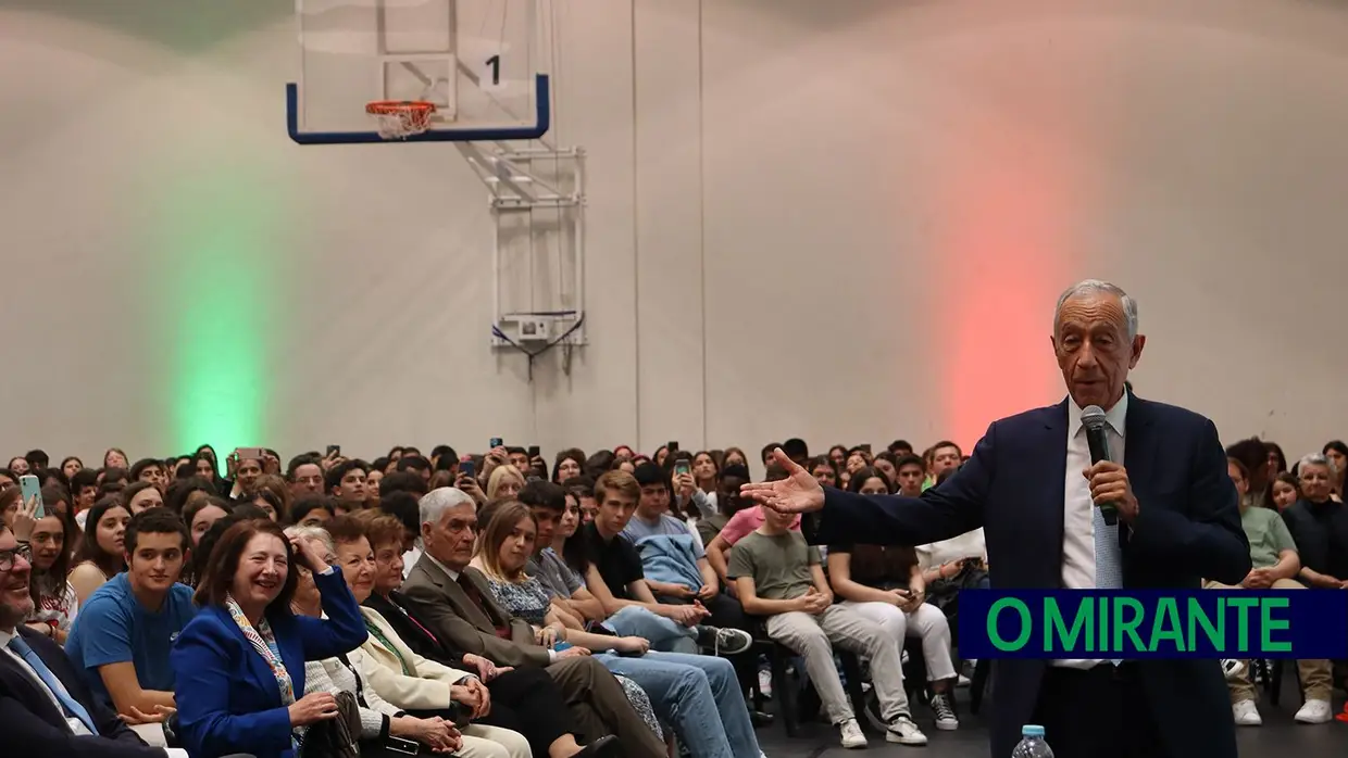 Marcelo Rebelo de Sousa deu uma aula em Santarém e foi recebido com euforia