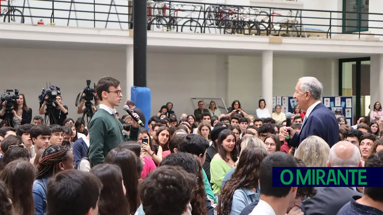 Marcelo Rebelo de Sousa deu uma aula em Santarém e foi recebido com euforia