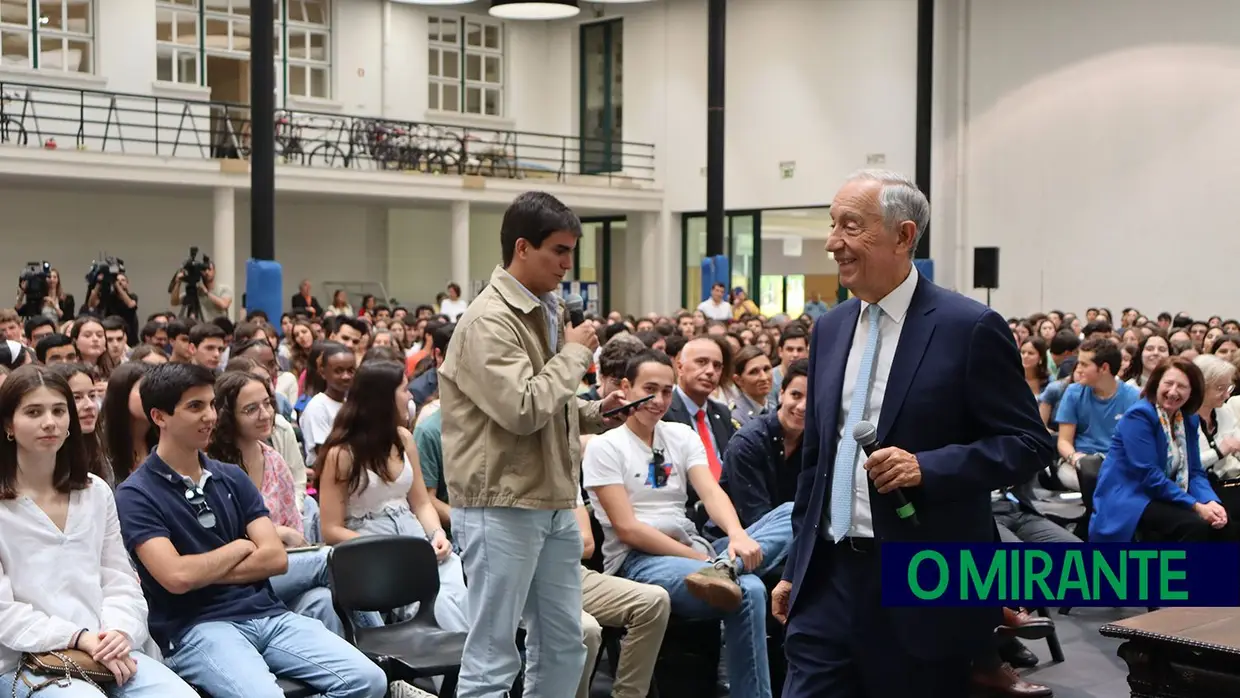 Marcelo Rebelo de Sousa deu uma aula em Santarém e foi recebido com euforia