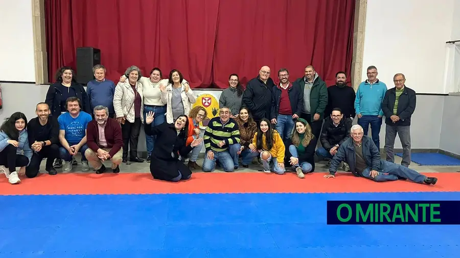 Grupo de teatro Kaspiadas representa a “A ida para a tropa” Grupo de teatro Kaspiadas representa a “A ida para a tropa”