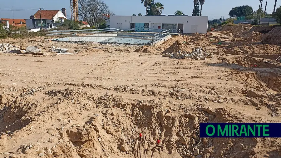 Obras nas Piscinas da Chamusca suspensas mais um mês Obras nas Piscinas da Chamusca suspensas mais um mês