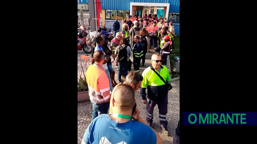 Trabalhadores da Cimpor de Alhandra cumprem segundo dia de greve Trabalhadores da Cimpor de Alhandra cumprem segundo dia de greve