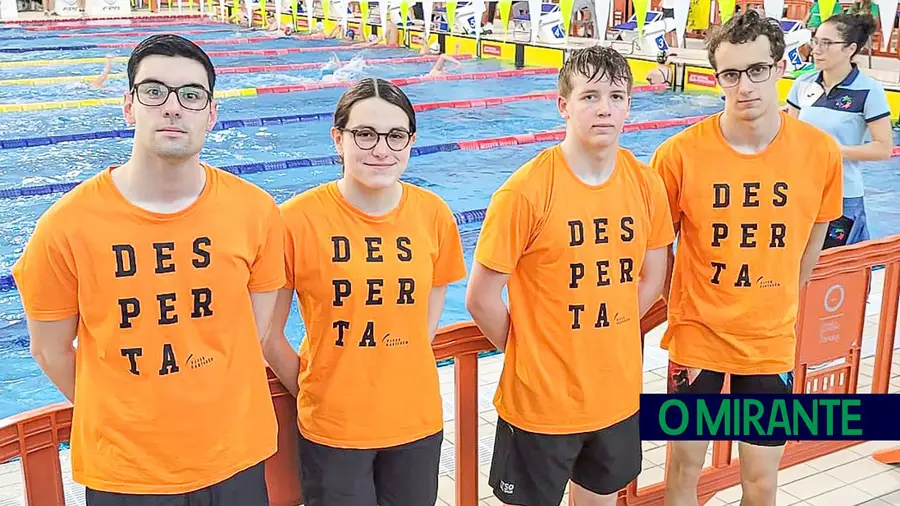 Quatro nadadores em representação da Viver Santarém