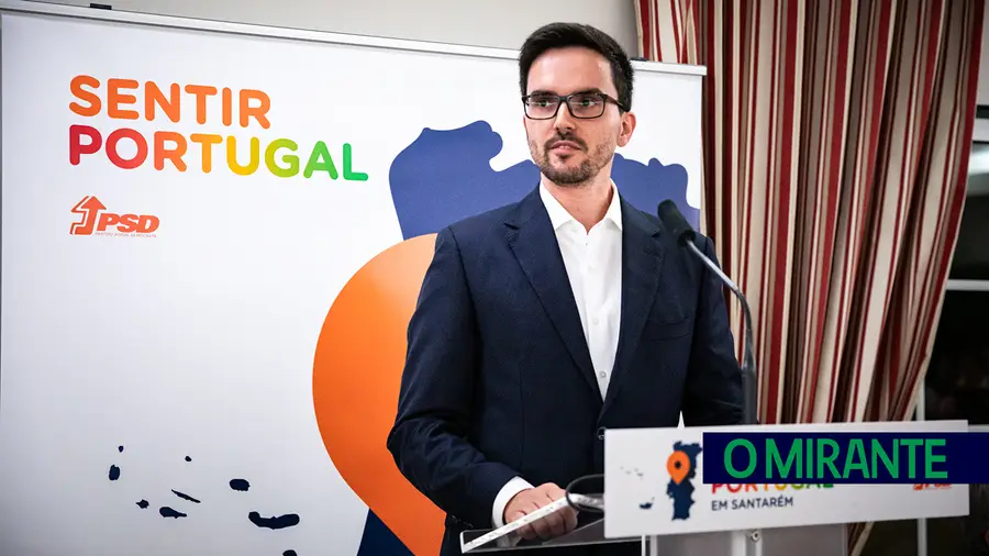Tiago Carrão reeleito presidente do PSD de Tomar