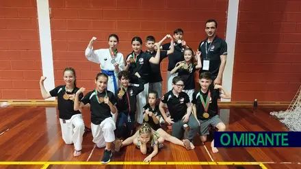 Karate Aveiras de Cima com muitos pódios no campeonato regional