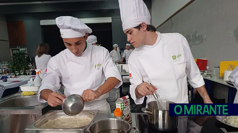 “Cozinhas do Mundo” mostrou talento dos alunos da Escola de Hotelaria de Fátima “Cozinhas do Mundo” mostrou talento dos alunos da Escola de Hotelaria de Fátima