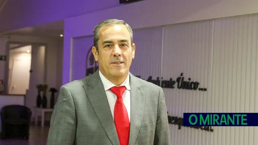 Carlos Coutinho diz estar em forma para cumprir mandato até ao fim Carlos Coutinho diz estar em forma para cumprir mandato até ao fim