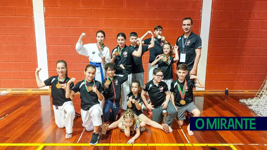 Karate Aveiras de Cima com muitos pódios no campeonato regional