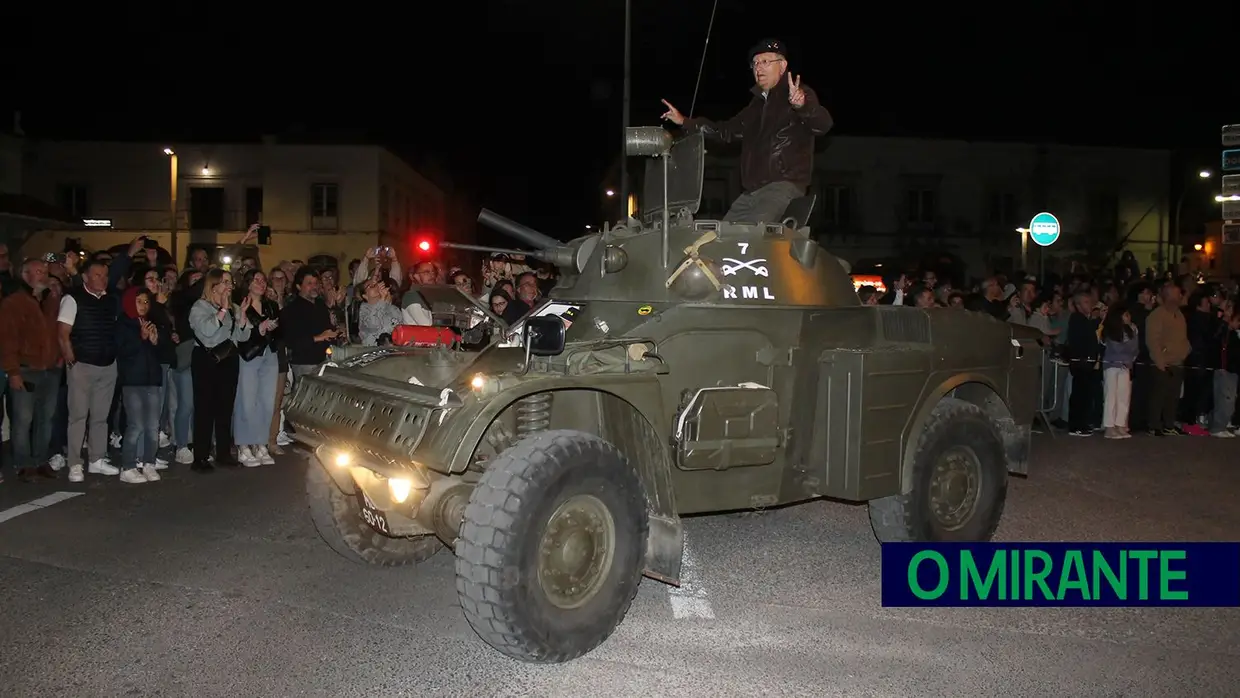 Coluna de Salgueiro Maia voltou a sair de Santarém 50 anos depois