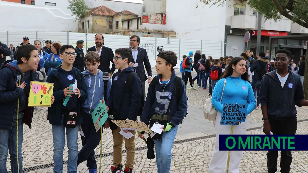 Arruada pelos Direitos das Crianças mobilizou 650 participantes em Santarém