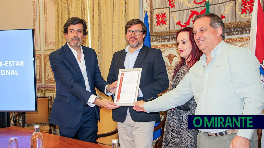 Águas de Santarém recebe certificado por excelência no bem-estar e felicidade organizacional Águas de Santarém recebe certificado por excelência no bem-estar e felicidade organizacional