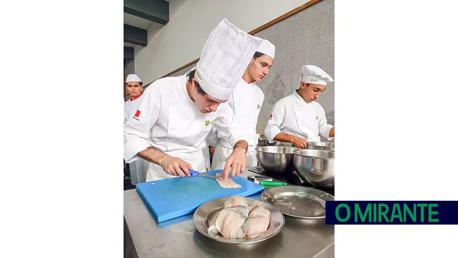 “Cozinhas do Mundo” mostrou talento dos alunos da Escola de Hotelaria de Fátima “Cozinhas do Mundo” mostrou talento dos alunos da Escola de Hotelaria de Fátima