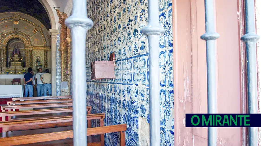 Os azulejos encantados da Ermida de Nossa Senhora do Pranto Os azulejos encantados da Ermida de Nossa Senhora do Pranto