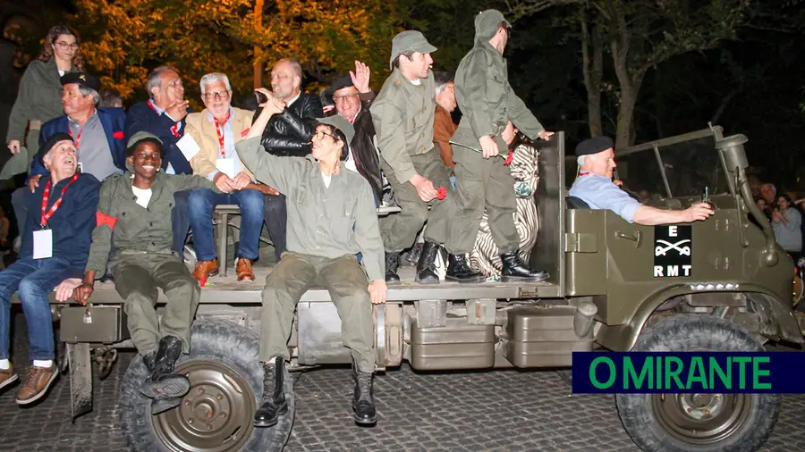 A coluna militar de Salgueiro Maia voltou a sair de Santarém 50 anos depois A coluna militar de Salgueiro Maia voltou a sair de Santarém 50 anos depois