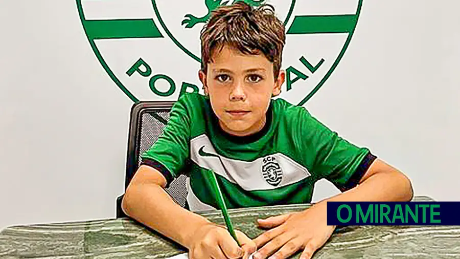 Vasco Constantino da União de Santarém assina pelo Sporting CP
