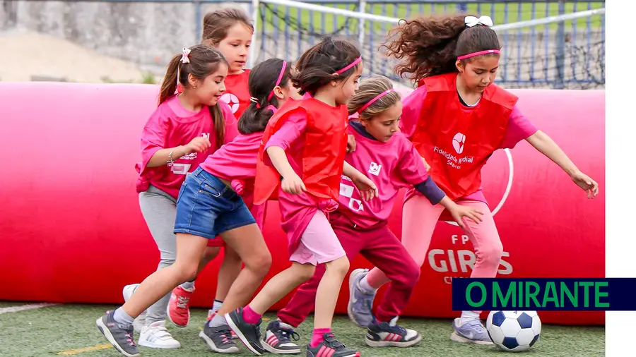 “Bora lá meninas, vamos jogar à bola” reúne 400 jovens em Almeirim