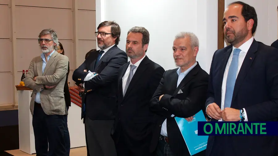 Grandes investimentos vão criar mais de mil novos postos de trabalho em Santarém Grandes investimentos vão criar mais de mil novos postos de trabalho em Santarém