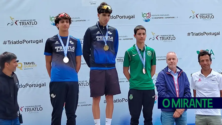 Maria Tomé e João Nuno Batista campeões nacionais de triatlo sprint em elites