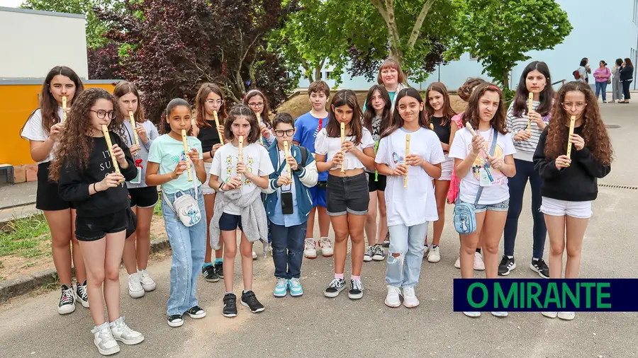 Na Escola D. Sancho I de Pontével o objectivo é que as crianças aprendam a ser felizes Na Escola D. Sancho I de Pontével o objectivo é que as crianças aprendam a ser felizes