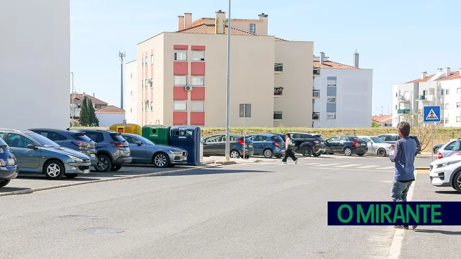 Moradores esperam há mais de dez anos pela conclusão de urbanização em Azambuja Moradores esperam há mais de dez anos pela conclusão de urbanização em Azambuja